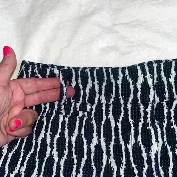 Ann Taylor Loft The Riviera Shorts Women's Size 2 Navy White Geo Print Coastal - Picture 6 of 8